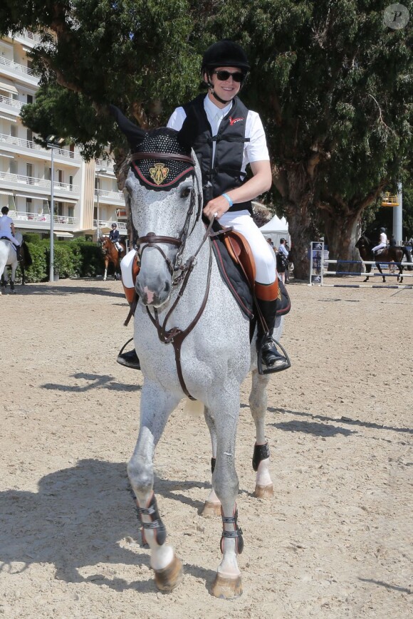 Guillaume Canet sur Jumping Star Callius dans le Prix Licarzo CSI 1*, première épreuve du Jumping international de Cannes, qu'il a remporté sur Padisha de Mars le 13 juin 2013 au stade des Hespérides, en marge de son tournage à Nice avec André Téchiné et Catherine Deneuve.
