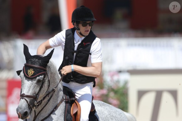 Guillaume Canet sur Jumping Star Callius dans le Prix Licarzo CSI 1*, première épreuve du Jumping international de Cannes, qu'il a remporté sur Padisha de Mars le 13 juin 2013 au stade des Hespérides, en marge de son tournage à Nice avec André Téchiné et Catherine Deneuve.