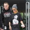 Rihanna quitte l'hôtel Lowry à Manchester. Le 13 juin 2013.
