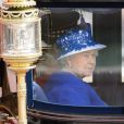 La reine Elizabeth II à Londres le 15 juin 2013, lors de la procession de la famille royale à l'occasion de la parade Trooping the Colour, à la gloire des forces armées et de l'anniversaire de la souveraine.