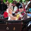 La comtesse Sophie de Wessex et son époux le prince Edward le 15 juin 2013, lors de la procession de la famille royale à l'occasion de la parade Trooping the Colour, à la gloire des forces armées et de l'anniversaire de la souveraine, Elizabeth II.