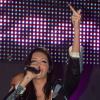 EXCLU : Nabilla et Thomas au Loft Metropolis, samedi 15 juin 2013 - Elle s'est aussi lâchée avec un doigt d'honneur