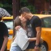 Mesut Özil, international allemand du Real Madrid, et sa girlfriend Mandy Capristo en amoureux dans West Village à New York, le 14 juin 2013.