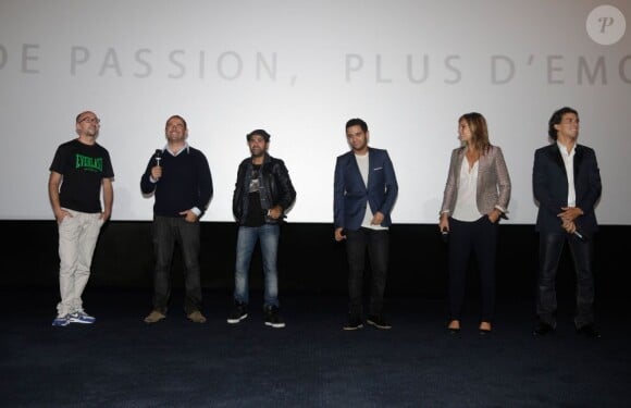 Fatsah Bouyahmed, Mohamed Hamidi, Jamel Debbouze, Malik Bentalha, Julie de Bona et Tewfik Jallab à la première du film Né quelque part à Rosny le 17 juin 2013.