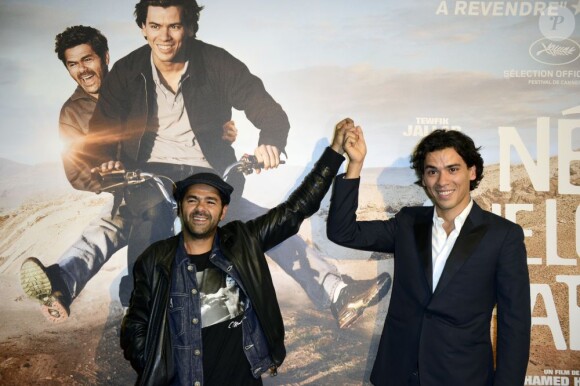 Jamel Debbouze et Tewfik Jallab à la première du film Né quelque part à Rosny le 17 juin 2013.