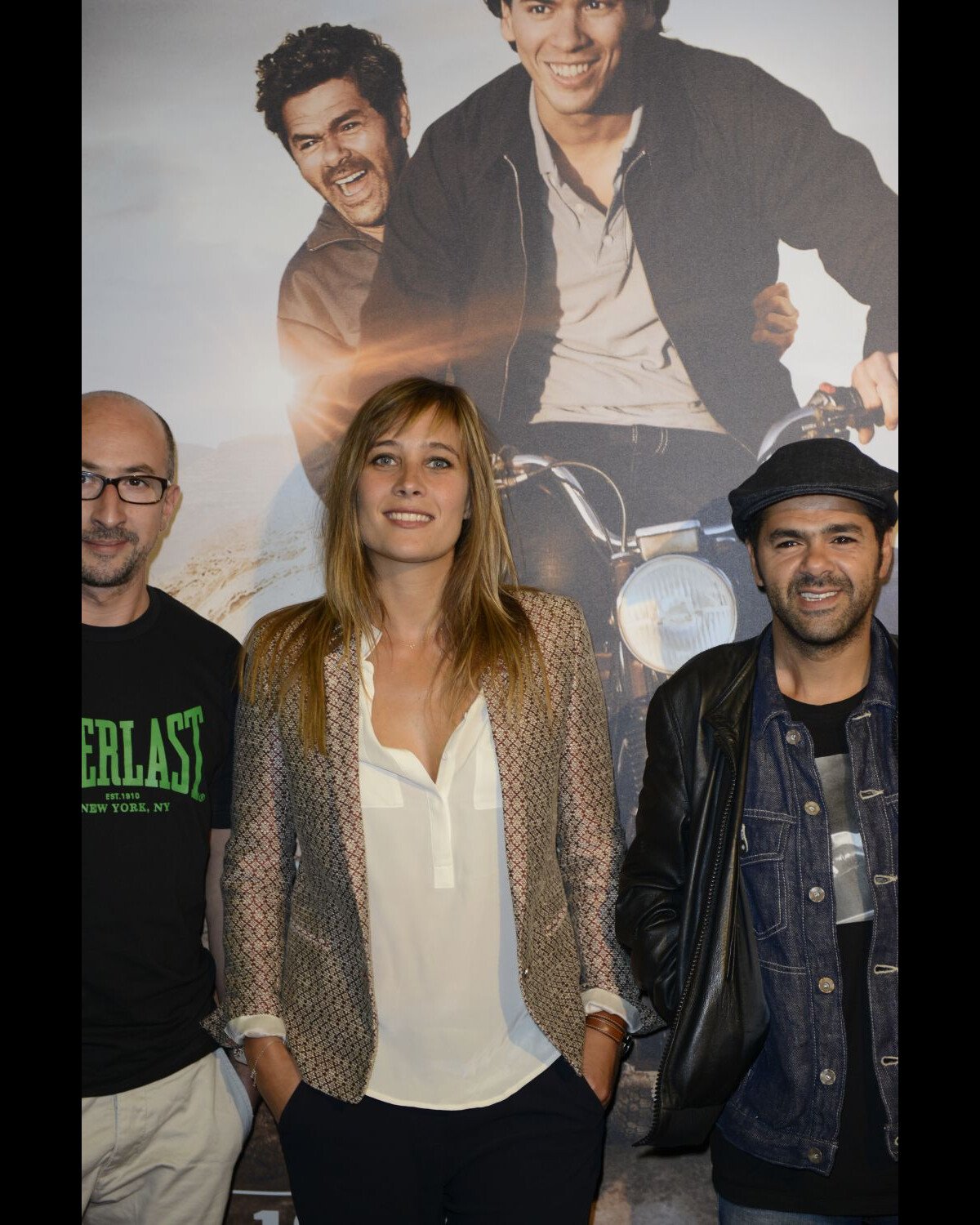 Photo : Fatsah Bouyahmed, Julie de Bona, Jamel Debbouze lors de la première  du film Né quelque part à Rosny le 17 juin 2013. - Purepeople