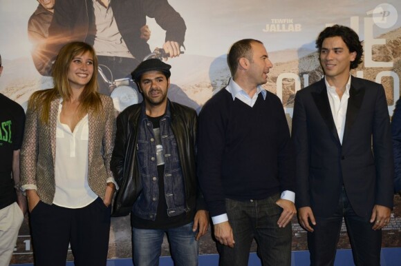 Julie de Bona, Jamel Debbouze, Mohamed Hamidi, Tewfik Jallab à la première du film Né quelque part à Rosny le 17 juin 2013.