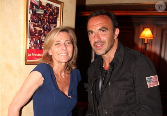 Claire Chazal et Nikos Aliagas lors de la soirée du Prix des Editeurs 2013 au café-restaurant littéraire "Les Editeurs" à Saint-Germain-des-près à Paris, le 18 juin 2013.