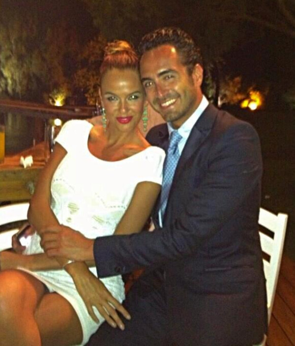 Vanessa Lawrens des Anges de la télé-réalité 5 et son boyfriend Benjamin Azoulay à un mariage à Tel Aviv - Photo Twitter Vanessa Lawrens