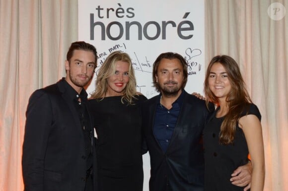 Henri Leconte avec sa fille Sara Luna, son fils Maxime et sa femme Florentine lors de son 50e anniversaire célébré au restaurant Très Honoré à Paris le 30 mai 2013