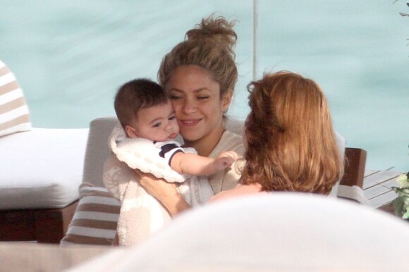 Shakira avec son bébé Milan (4 mois) à Rio de Janeiro le 21 juin 2013.