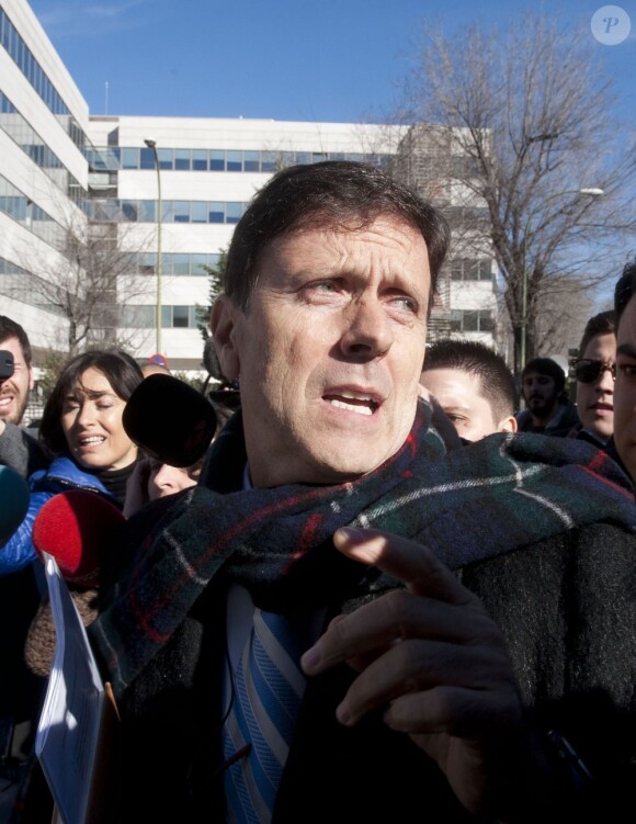 Le docteur Eufemiano Fuentes devant le tribunal à Madrid, le 28 janvier 2013.