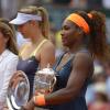 Serena Williams et Maria Sharapova après la finale de Roland-Garros remportée par l'Américaine à Paris, le 8 juin 2013.