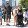 Heidi Klum, accompagnée de son petit ami Martin Kirsten, emmène ses enfants Leni, Henry, Johan et Lou jouer au parc à New York, le 20 Juin 2013.