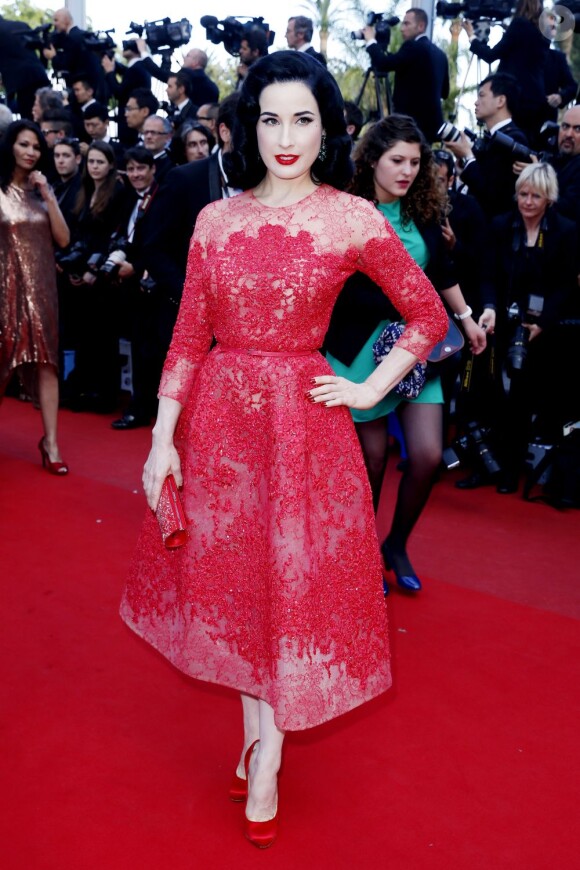 Dita Von Teese - Montée des marches du film "Ma vie avec Liberace" lors du 66e Festival du film de Cannes, le 21 mai 2013.