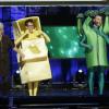Paula Deen au côté de Kevin Bacon (en beurre) et Liev Schreiber (en broccoli) à la soirée de comédie "Night Of Too Many Stars: America Comes Together For Autism Programs" au Beacon Theatre à New York, le 13 octobre 2012.