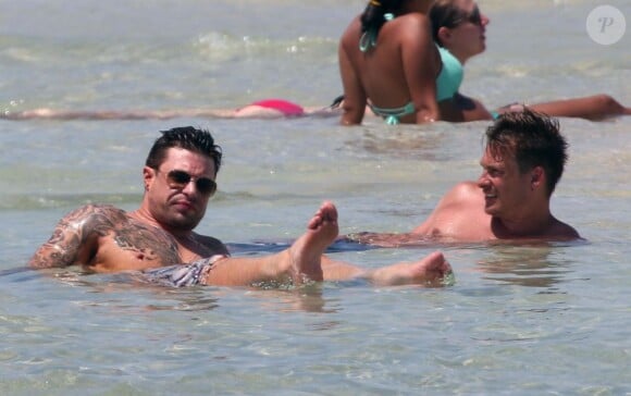 Duncan James et Lee Ryan du groupe Blue à Miami, le 25 juin 2013 à la plage.
