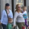 Melissa Etheridge et son ex-femme Tammy Lynn Michaels avec leurs jumeaux Miller Steven et Johnnie Rose (alors âgés de 5 ans) à Woodland Hills, le 19 janvier 2012.