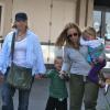 Melissa Etheridge et son ex-épouse Tammy Lynn Michaels avec leurs jumeaux Miller Steven et Johnnie Rose (alors âgés de 5 ans) à Woodland Hills, le 19 janvier 2012.