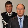 Le prince Albert de Monaco présente ses voeux au chef de la police monégasque et à ses membres, le 17 janvier 2011. André Muhlberger se trouve juste derrière lui. 