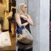 Exclusif - Bar Refaeli au cours d'une après-midi shopping à Madrid, le 25 juin 2013.