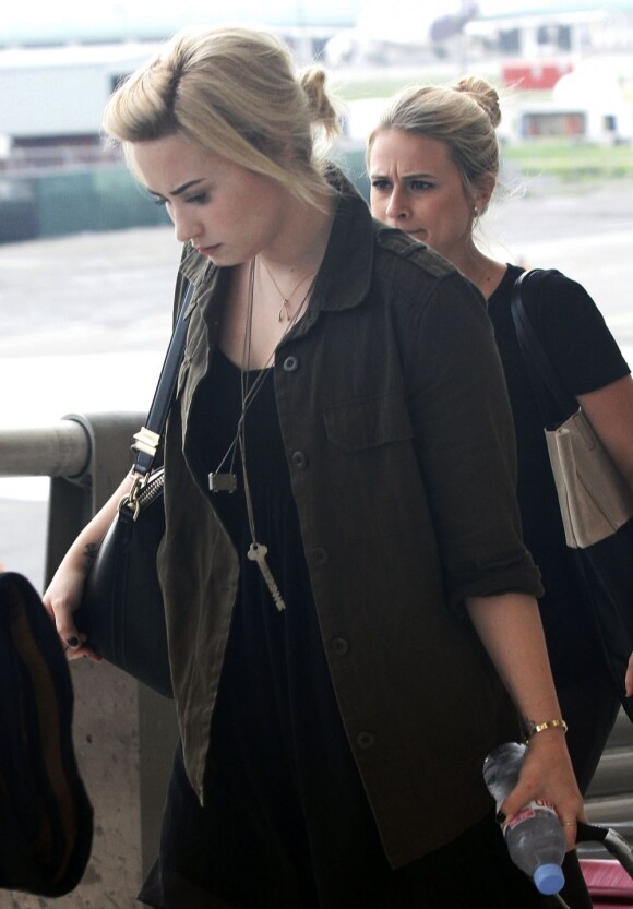 Demi Lovato arrive à l'aéroport de la Nouvelle-Orléans pour assister aux auditions de l'émission "X Factor", le 10 juin 2013.