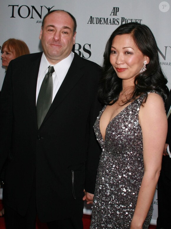 James Gandolfini et Deborah Lin lors des Tony Awards 2009