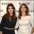 Penelope Cruz et Monica Cruz en 2008 participent à un événement Mango dont elles ont été les égéries