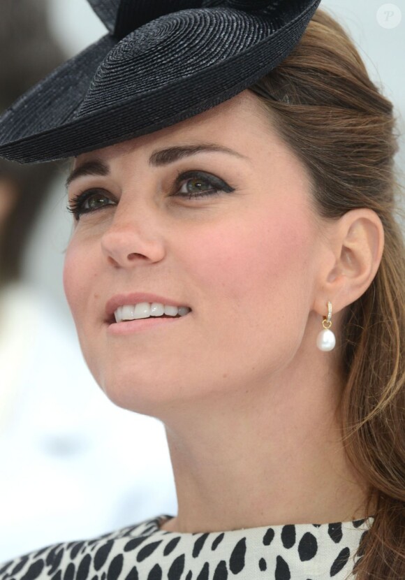 La Duchesse de Cambridge, Kate Middleton, enceinte, procède au baptême du navire "Royal Princess" à Southampton le 13 juin 2013.