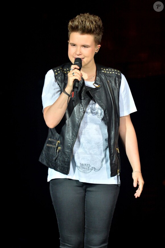 Loïs lors du Voice Tour 2013 au Palais Nikaia à Nice, le 3 juillet 2013