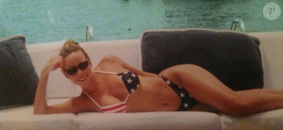 La diva Mariah Carey a posté une photo d'elle en bikini aux couleurs du drapeau américain, sur Twitter, le 4 juillet 2013.