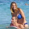 Exclusif - Le joueur de football Roberto Soldado en vacances à Formentera le 7 juillet 2013 avec sa femme Rocio Millàn et leur petite fille Daniela.