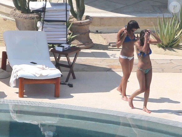 Exclusif - No Web - No Blog - Lea Michele au bord d'une piscine avec une amie lors de ses vacances a Cabo San Lucas, le 7 juillet 2013.  No Web - No Blog For Germany call for price Exclusive - Lea Michele shows off her bikini body while enjoying a vacation in sunny Cabo San Lucas, Mexico on July 7, 2013. Lea and a friend took a dip in the pool after spending some time soaking up the sun on their pool chairs.07/07/2013 - Cabo San Lucas