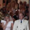 La princesse Charlene de Monaco séchant ses larmes à la sortie de la chapelle Sainte Dévote le jour de son mariage avec le prince Albert, le 2 juillet 2011