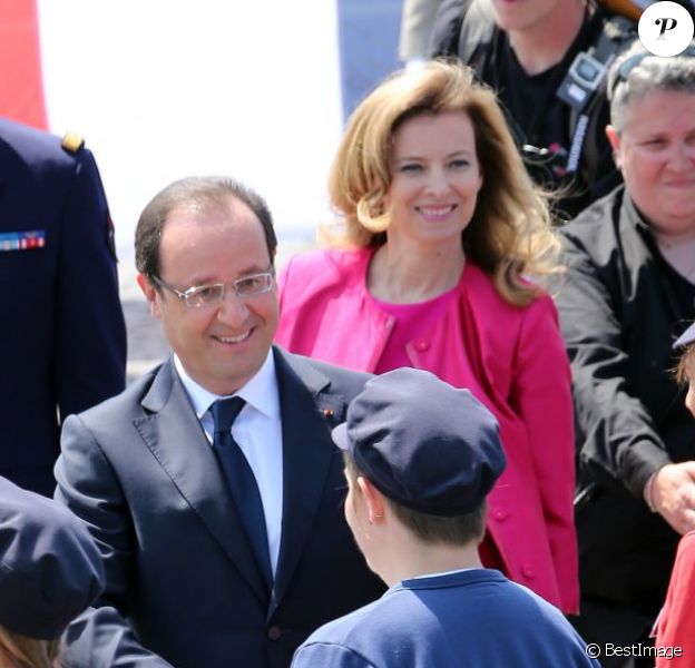 Le président François Hollande et Valérie Trierweiler au défilé du 14 juillet 2013 à Paris.