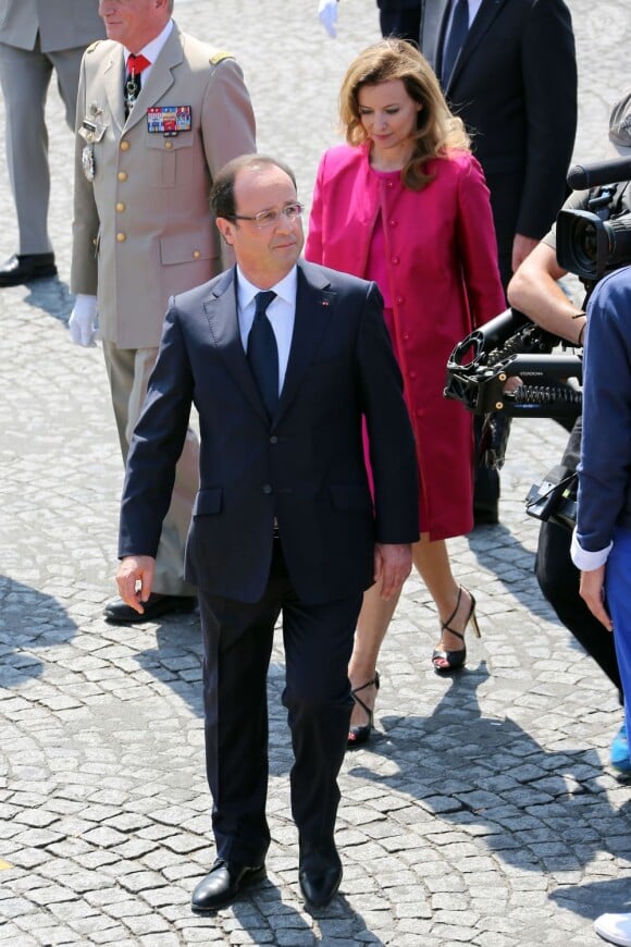 François Hollande et sa compagne Valérie Trierweiler au défilé du 14 juillet 2013 à Paris.