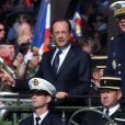 François Hollande et l'amiral Edouard Guillaud au défilé du 14 juillet 2013 à Paris.