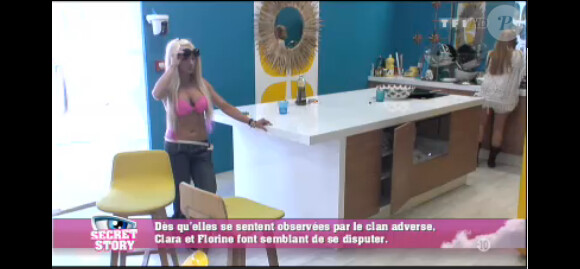 Clara se dispute avec Florine pour de faux dans Secret Story 7, lundi 15 juillet 2013 sur TF1