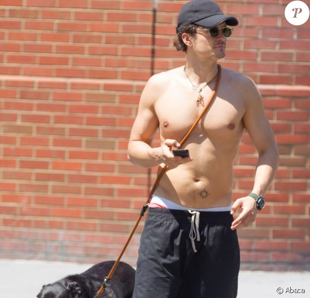 Orlando Bloom : Torse nu en pleine rue, le chéri de Miranda Kerr 