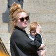Adele et son fils Angelo à New York, le 27 juin 2013.