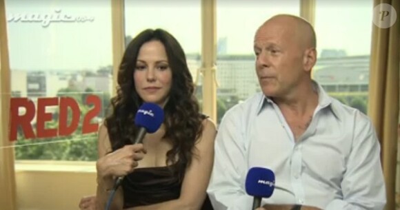 Mary-Louise Parker et Bruce Willis en interview pour Red 2.