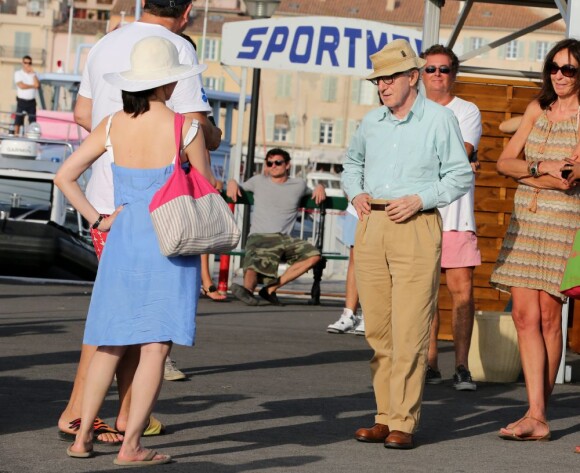 Woody Allen et sa femme Soon Yi sur le port à Saint-Tropez le 28 juillet 2013.