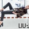 Kate Moss photographiée par Solve Sundsbo pour Liu Jo. Campagne automne-hiver 2013-2014.
