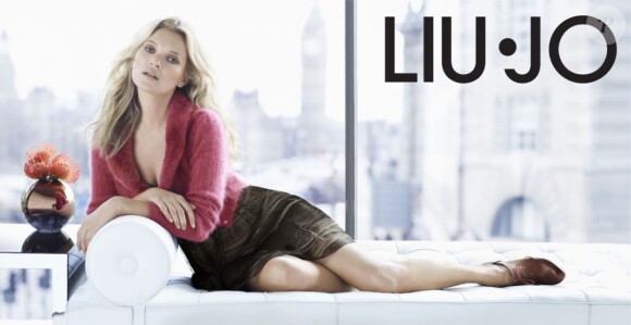 Kate Moss pose pour la nouvelle campagne Liu Jo. Pré-collection automne-hiver 2013.