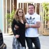 AnnaLynne McCord, totalement déboussolée et étourdie à la sortie du dentiste, est accompagnée par son compagnon Dominic Purcell, à Beverly Hills, le 26 juillet 2013