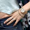 Behati Prinsloo porte une jolie montre Rolex et sa discrète bague de fiançailles.New York, le 28 juillet 2013.