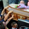 Funérailles, à Pozzuoli, des 38 victimes d'un accident d'autocar, lundi 29 juillet 2013.
