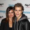 Paul Wesley et Torrey DeVitto lors d'une soirée en 2011