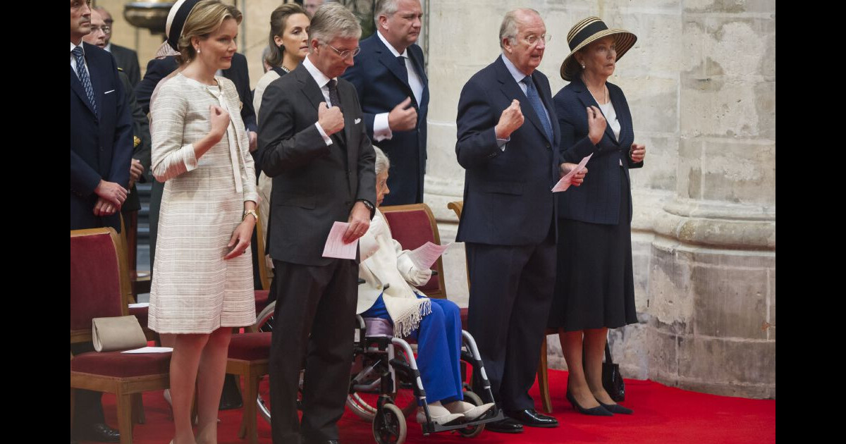 Philippe Et Mathilde De Belgique : Ferveur Décoiffante Pour L'hommage à ...