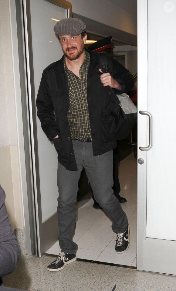 Jason Segel à l'aéroport LAX de Los Angeles, le 14 mai 2013.